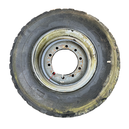 Däck på fälg 15r22,5